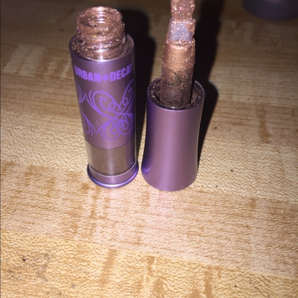 Eyeshadow - Picture 2 of 2